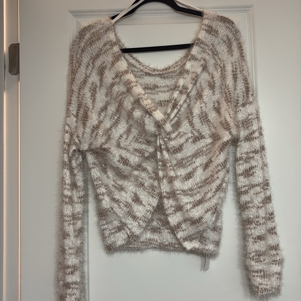 Twisted back top